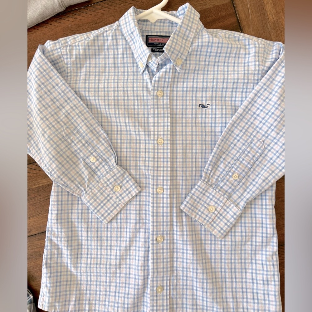 Vineyard Vines button down collard shirt